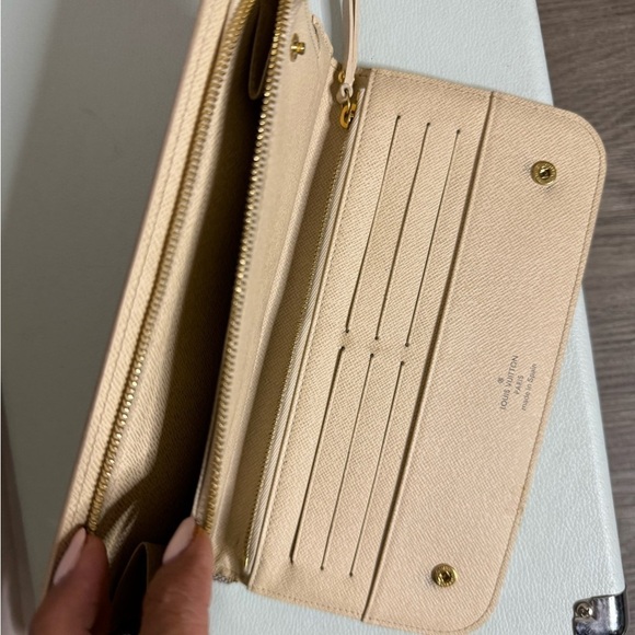 Louis Vuitton Damier Azur Wallet - Picture 5 of 10